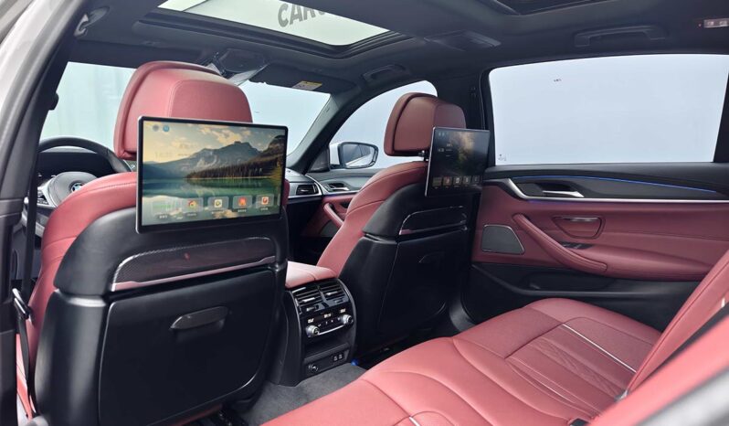 
								BMW 5 Series 2021 530Li Luxury M Sport Package full									