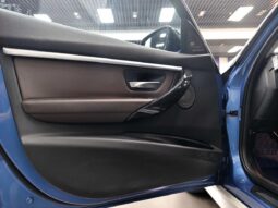 
										BMW 3 Series 2019 320LiM Sport Night Edition full									