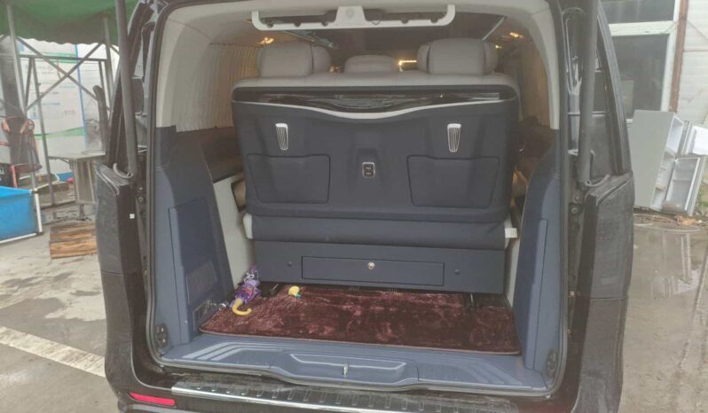 
								Mercedes-Benz Vito 2023 2.0T Business Edition 7-Seater full									