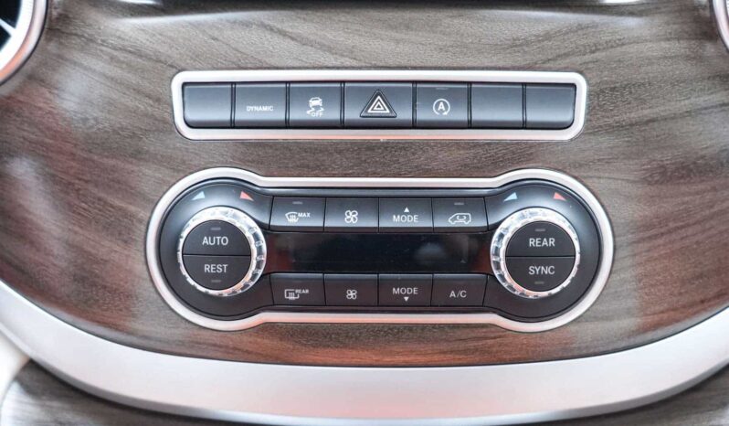 
								Mercedes-Benz Vito 2021 2.0T Business Edition 7-Seater full									