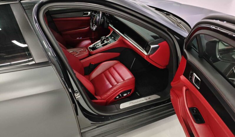 
								Porsche Panamera 2019 Model Panamera 4 Sport Turismo 2.9T full									