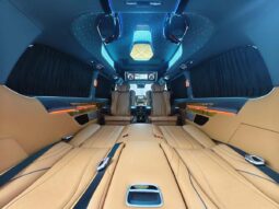 
										Mercedes-Benz V-Class 2023 V260L High Roof Custom Edition full									