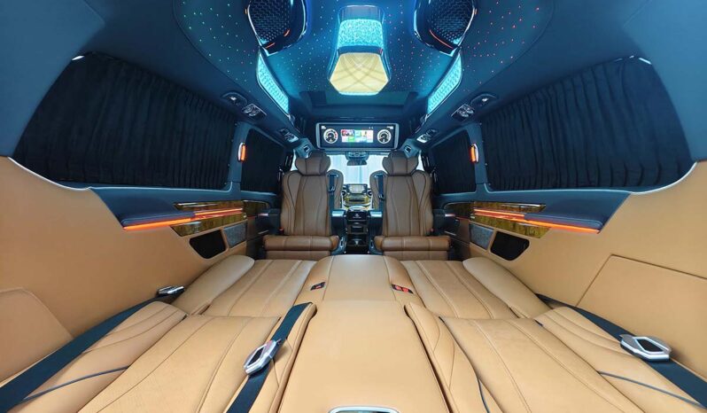 
								Mercedes-Benz V-Class 2023 V260L High Roof Custom Edition full									