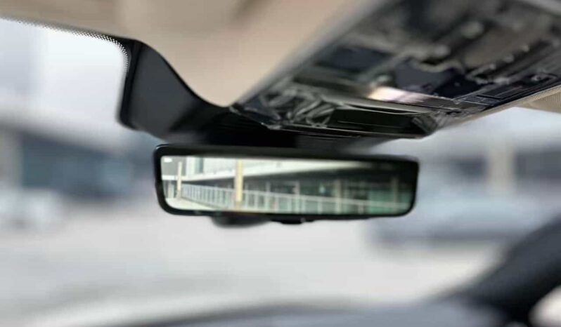 
								Land Rover Range Rover 2025 3.0L 6400PS Prestige Extended Wheelbase Seven-Seater full									