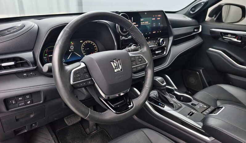 
								Toyota Crown Land Cruiser 2023 2.5L HEV AWD Flagship Edition full									