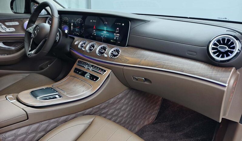 
								Mercedes-Benz E-Class 2023 E300L Luxury Edition full									