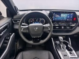 
										Toyota Crown Land Cruiser 2023 2.5L HEV AWD Flagship Edition full									