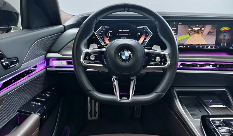 
								BMW 7 Series 2023 735Li M Sport Package full									