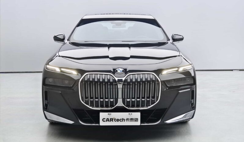 
								BMW 7 Series 2023 735Li M Sport Package full									