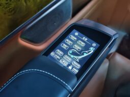 
										Mercedes-Benz V-Class 2023 V260L High Roof Custom Edition full									