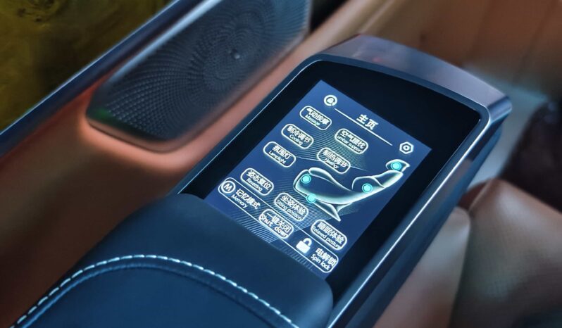 
								Mercedes-Benz V-Class 2023 V260L High Roof Custom Edition full									