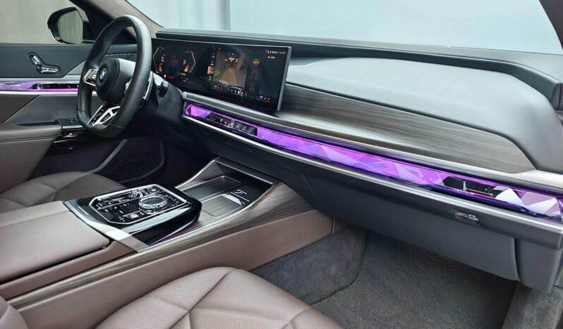 
								BMW 7 Series 2023 735Li M Sport Package full									