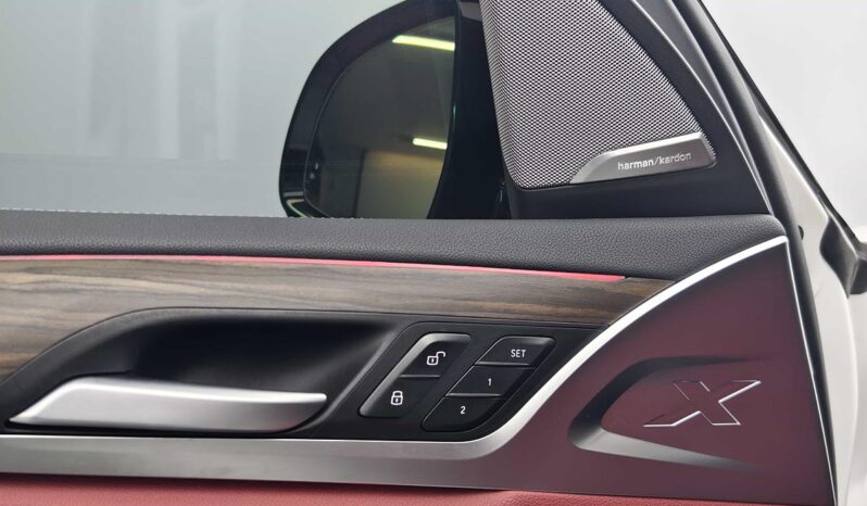 
								BMW X3 2023 xDrive30i Leading Edition M Night Package full									