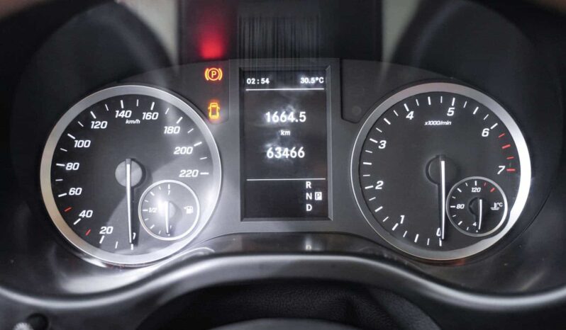 
								Mercedes-Benz Vito 2021 2.0T Business Edition 7-Seater full									