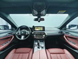 
										BMW 5 Series 2021 530Li Luxury M Sport Package full									