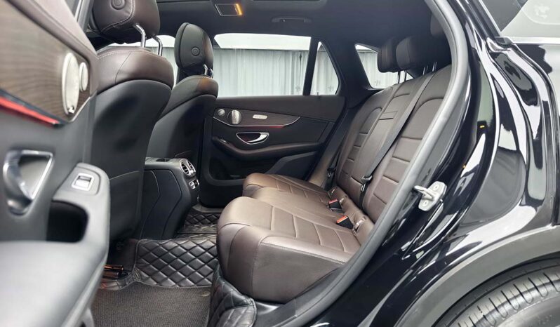 
								Mercedes-Benz GLC 2022 Facelift GLC300 L 4MATIC Sport Edition full									