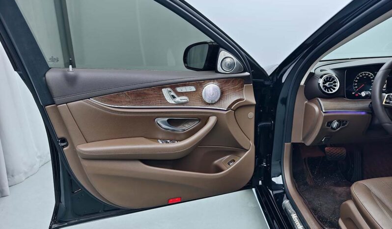 
								Mercedes-Benz E-Class 2023 E300L Luxury Edition full									