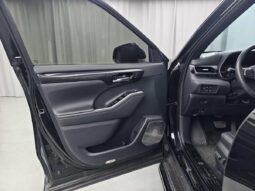 
										Toyota Crown Land Cruiser 2023 2.5L HEV AWD Flagship Edition full									