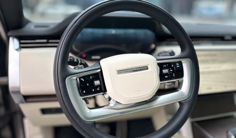 
								Land Rover Range Rover 2025 3.0L 6400PS Prestige Extended Wheelbase Seven-Seater full									