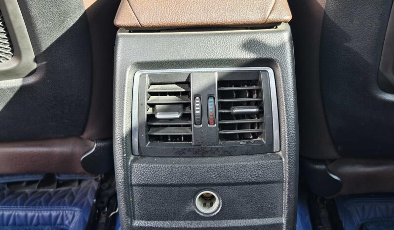 
								BMW 3 Series 2019 320LiM Sport Night Edition full									