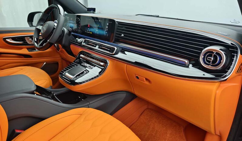 
								Mercedes-Benz Vito 2025 2.0T Business Edition 7-Seater full									