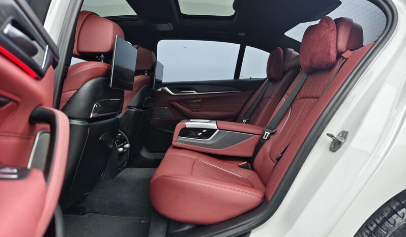 
								BMW 5 Series 2021 530Li Luxury M Sport Package full									