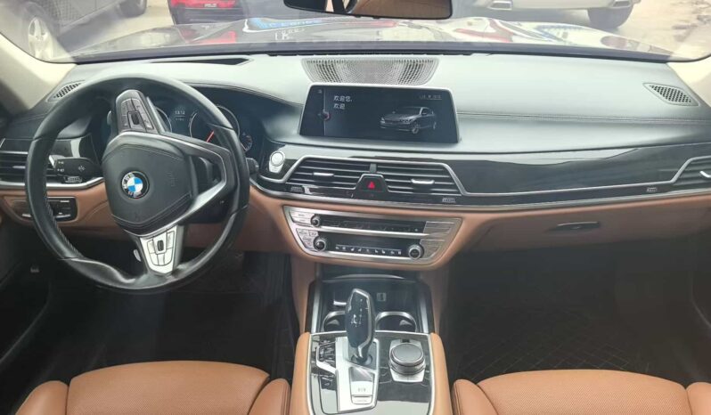 
								BMW 7 Series 2016 740Li Leading Edition full									