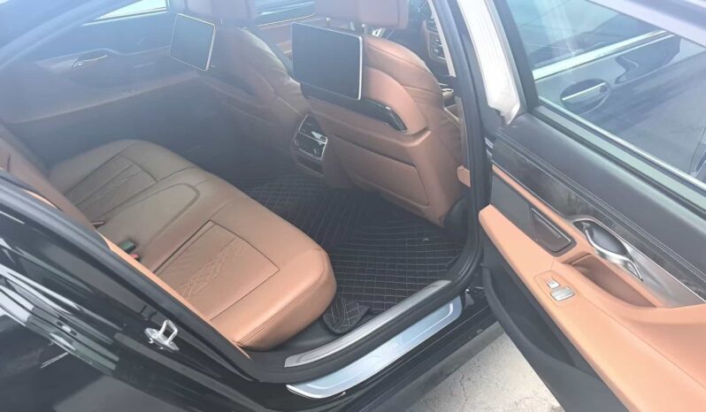 
								BMW 7 Series 2016 740Li Leading Edition full									