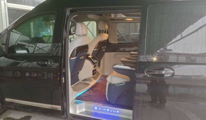 
								Mercedes-Benz Vito 2023 2.0T Business Edition 7-Seater full									