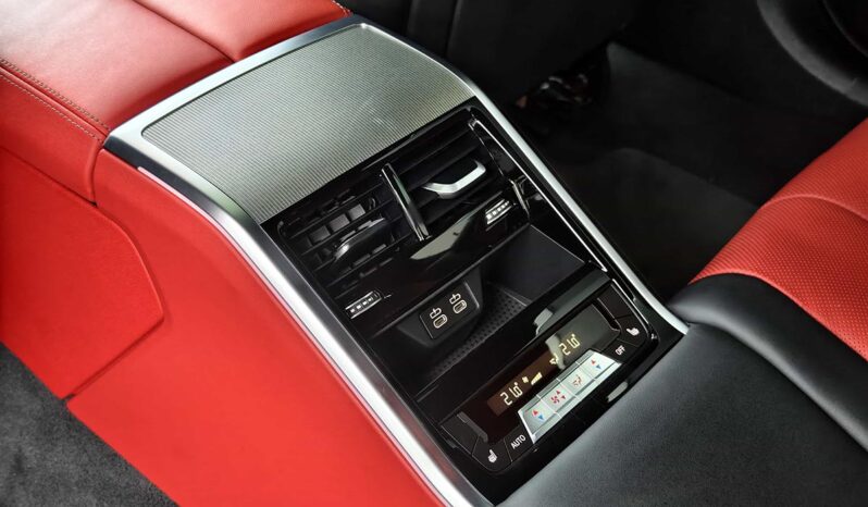 
								BMW 8 Series 2021 Facelift 840i xDrive Coupe M Sport Package full									