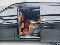 
										Mercedes-Benz V-Class 2023 V260L High Roof Custom Edition full									