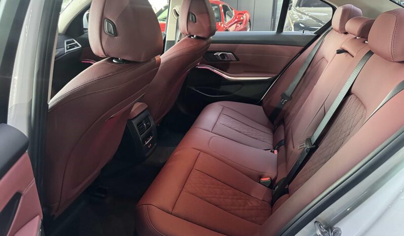 
								BMW 3 Series 2025 325iM Sport Package full									