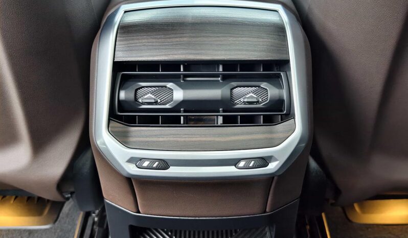 
								BMW 7 Series 2023 735Li M Sport Package full									