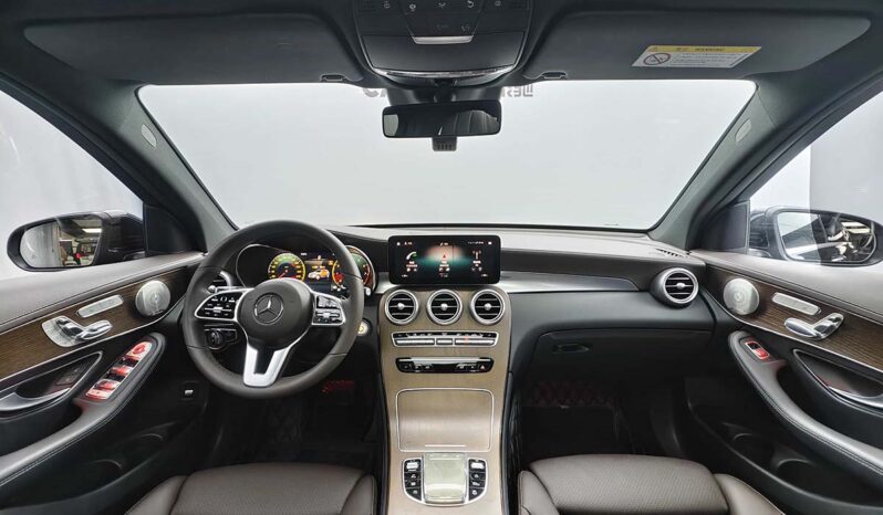 
								Mercedes-Benz GLC 2022 Facelift GLC300 L 4MATIC Sport Edition full									