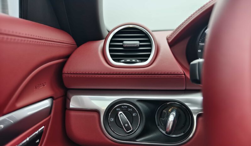 
								Porsche 718 2021 Boxster 2.0T full									