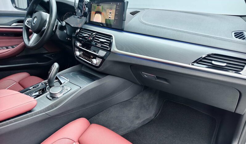 
								BMW 5 Series 2021 530Li Luxury M Sport Package full									