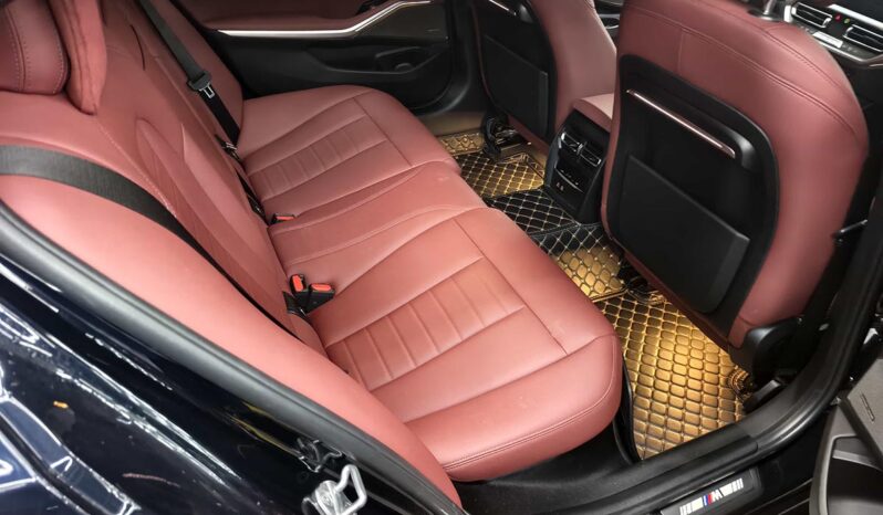 
								BMW 3 Series 2021 325LiM Sport Night Package full									