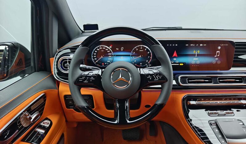 
								Mercedes-Benz Vito 2025 2.0T Business Edition 7-Seater full									