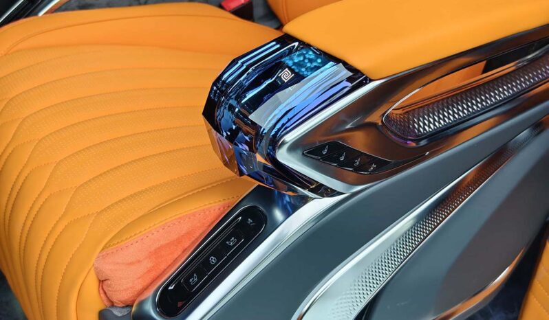 
								Mercedes-Benz Vito 2025 2.0T Business Edition 7-Seater full									