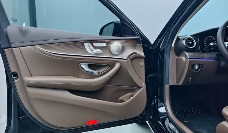 
								Mercedes-Benz E-Class 2023 E300L Luxury Edition full									