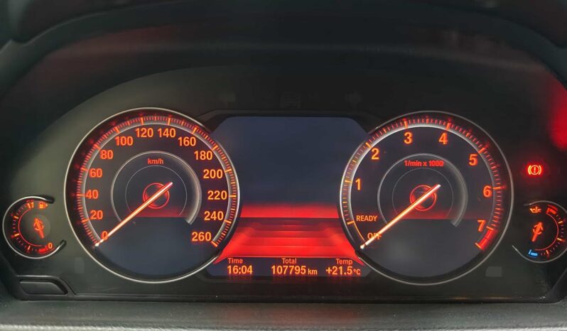 
								BMW 3 Series 2019 320LiM Sport Night Edition full									