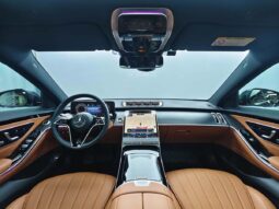 
										Mercedes-Benz S-Class 2022 Facelift S400L Business Edition full									