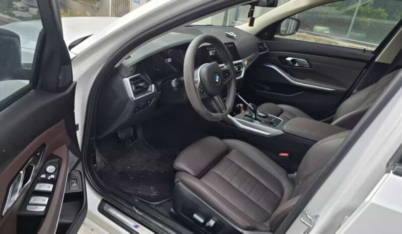 
								BMW 3 Series 2020 325Li M Sport Night Edition Package full									