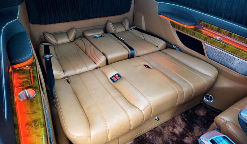 
								Mercedes-Benz V-Class 2023 V260L High Roof Custom Edition full									