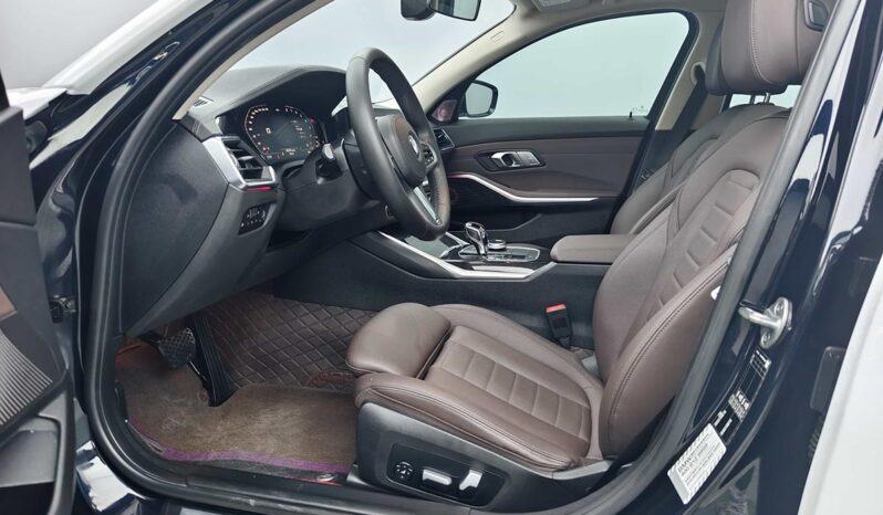 
								BMW 3 Series 2020 325LiM Sport Package full									