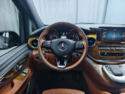 
										Mercedes-Benz V-Class 2023 V260L High Roof Custom Edition full									