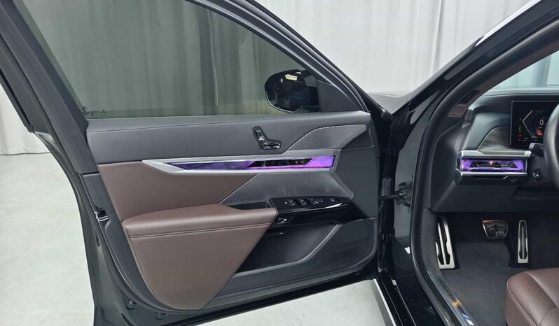 
								BMW 7 Series 2023 735Li M Sport Package full									