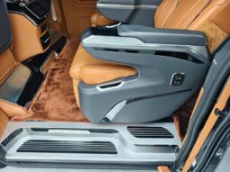 
										Mercedes-Benz V-Class 2023 V260L High Roof Custom Edition full									