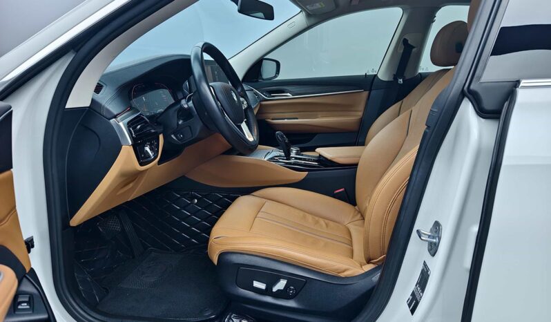 
								BMW 6 Series GT 2021 630i Luxury Design Package full									