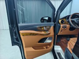 
										Mercedes-Benz V-Class 2023 V260L High Roof Custom Edition full									